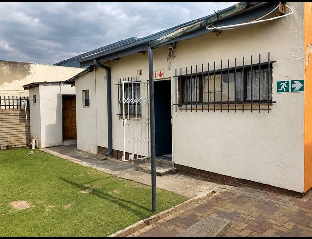 14 BEDROOM HOUSE FOR SALE IN VANDERBIJLPARK SE 7